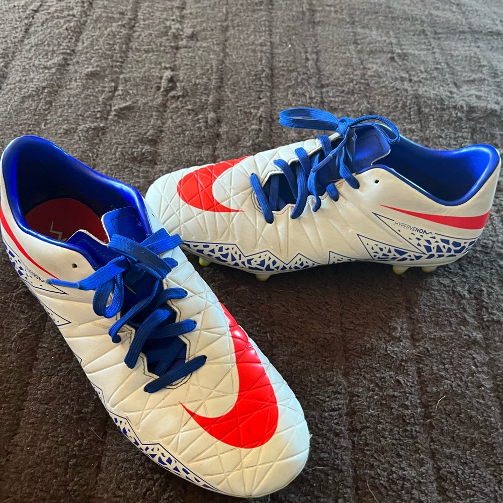 Nike cleats - Picture 3 of 4